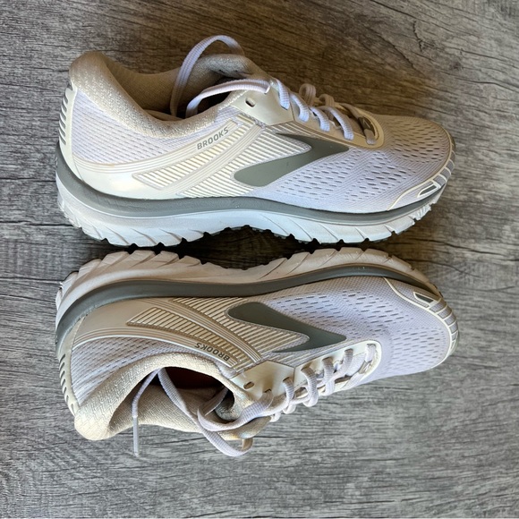 Brooks Women's Adrenaline GTS 18 Running Shoes Size 9 - Picture 5 of 16